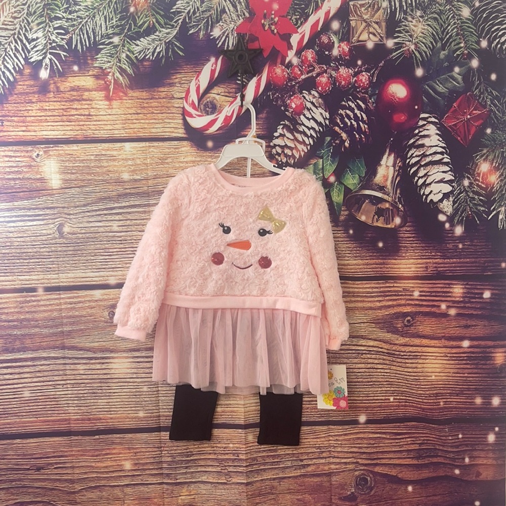 Brand new with tags Jessica Ann girls 2 piece holiday outfit. Size is 4T.
